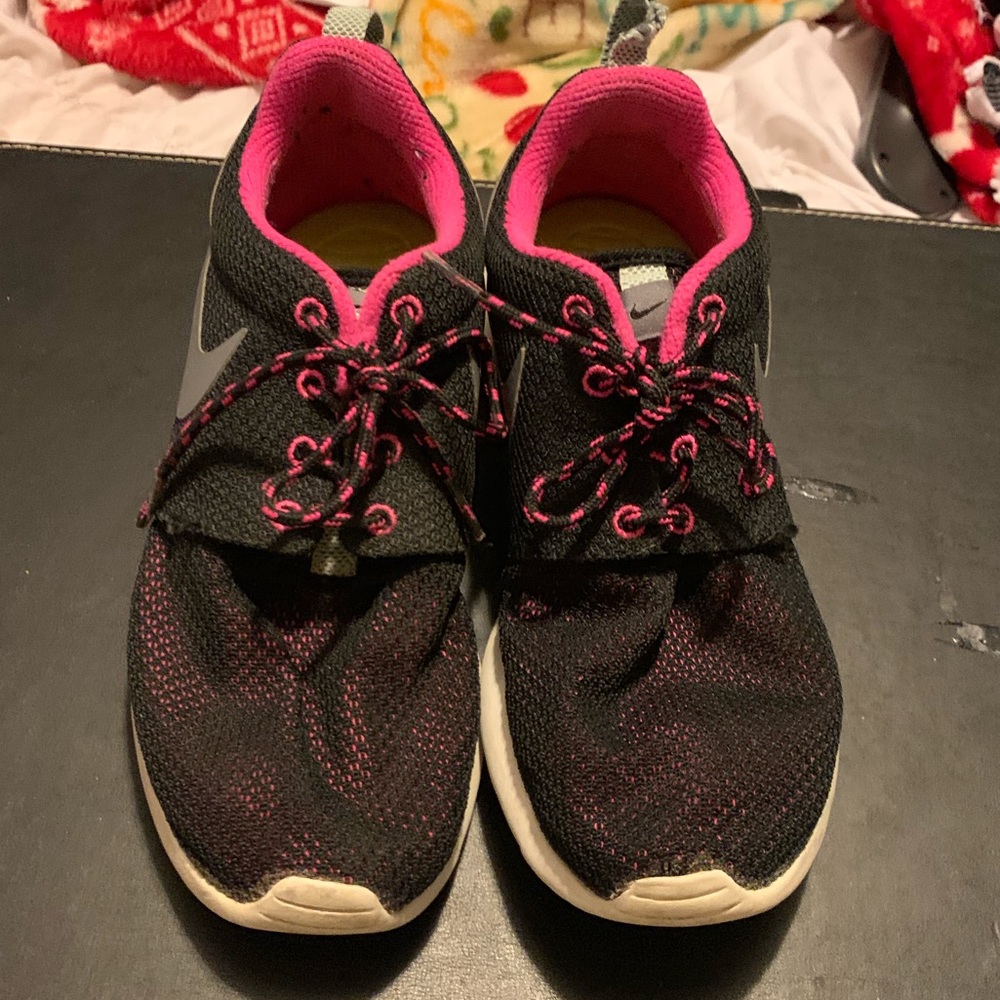 Women’s Nike roshes